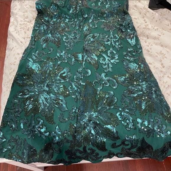 Emerald juniors sequin gown/ dress - Picture 7 of 16